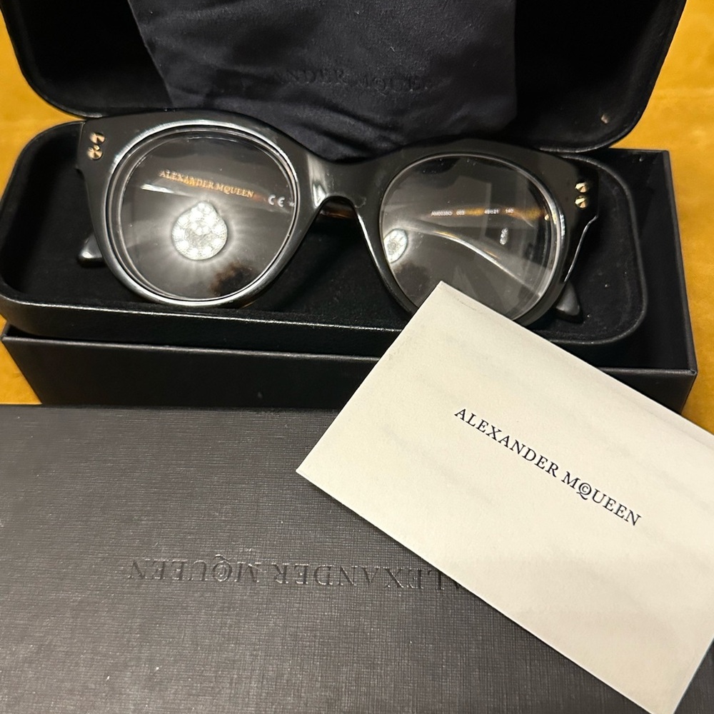 Alexander McQueen Round Eye prescription glasses!